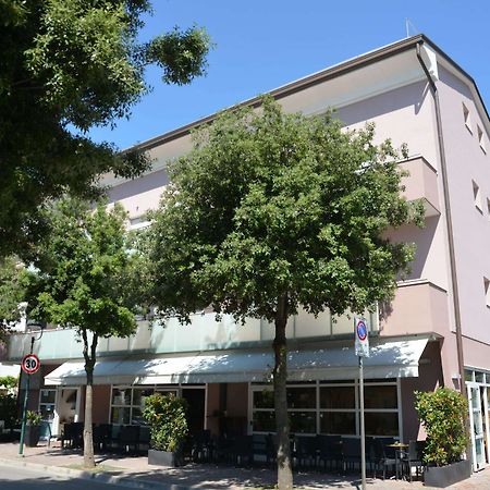 Hotel Tivoli Lignano Sabbiadoro Extérieur photo