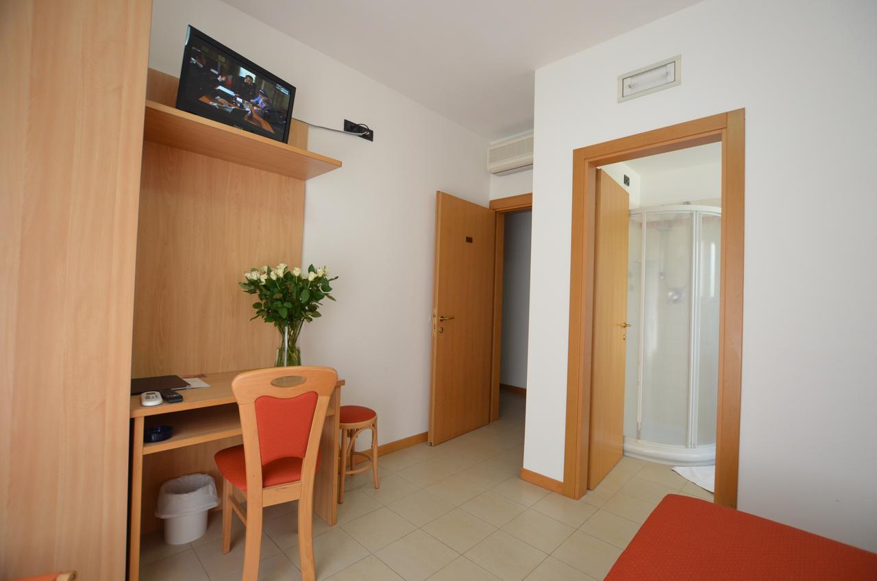 Hotel Tivoli Lignano Sabbiadoro Extérieur photo